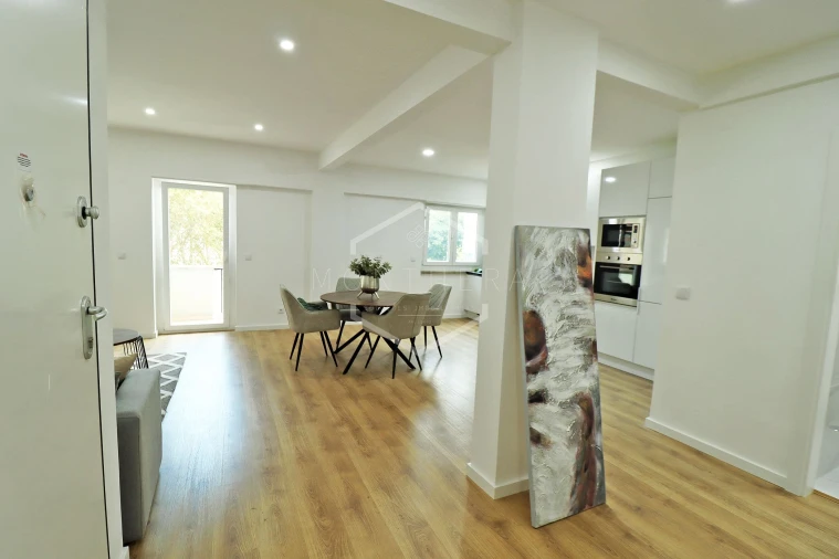 Apartamento T3 para Venda em Benfica Foto 2