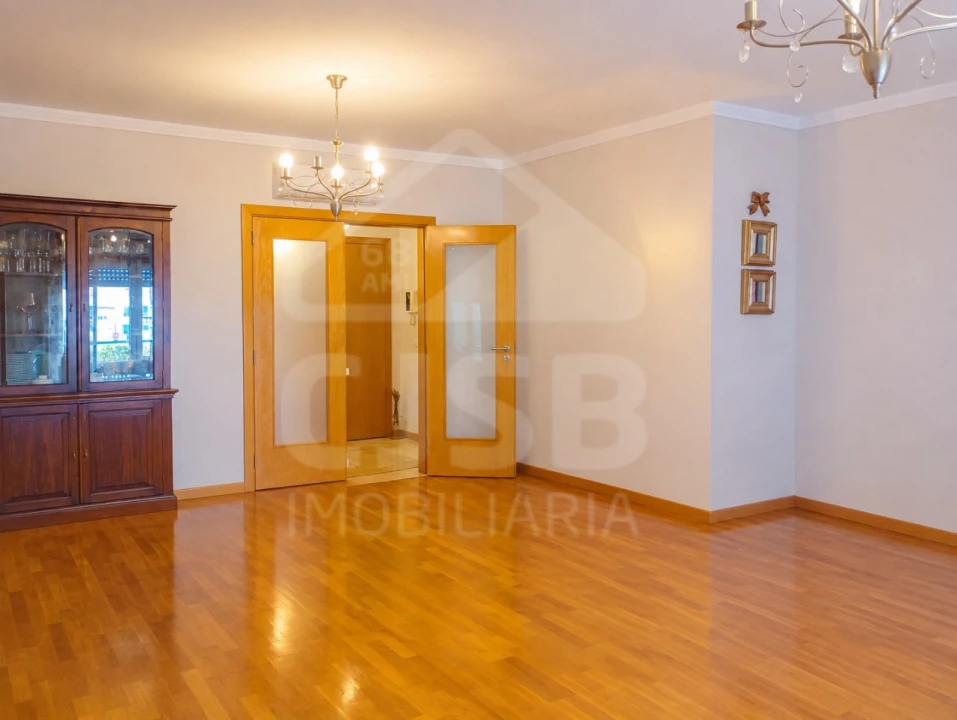 Apartamento T4 para Venda em Samora Correia Foto 4