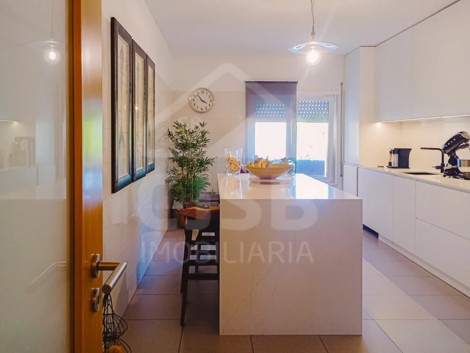Apartamento T4 para Venda em Samora Correia Foto 8