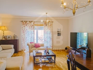 Apartamento T4 para Venda em Samora Correia
