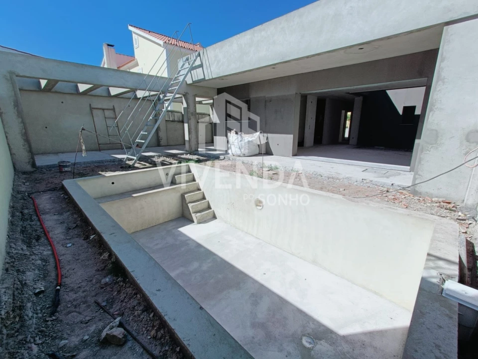 Moradia T4 para Venda em Fernao Ferro Foto 23
