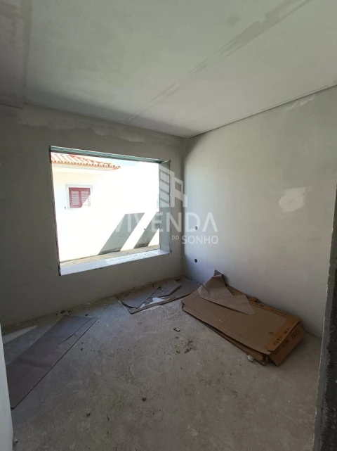Moradia T4 para Venda em Fernao Ferro