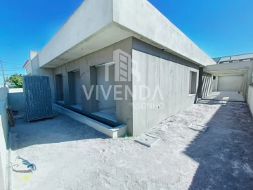 Moradia T4 para Venda em Fernao Ferro