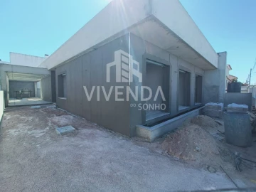 Moradia T4 para Venda em Fernao Ferro