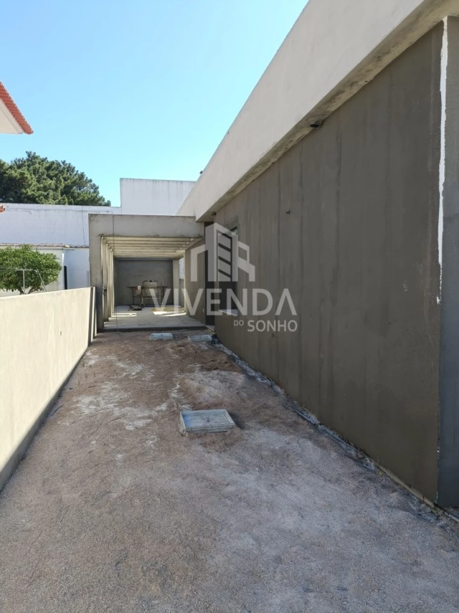 Moradia T4 para Venda em Fernao Ferro Foto 25