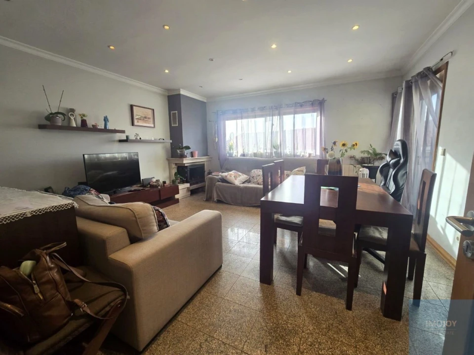 Moradia T3 para Venda em Pedrouços Foto 3