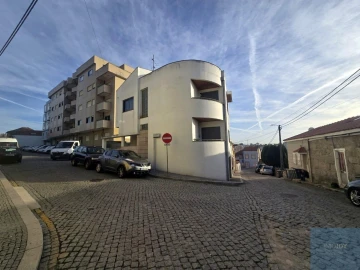 Moradia T3 para Venda em Pedrouços
