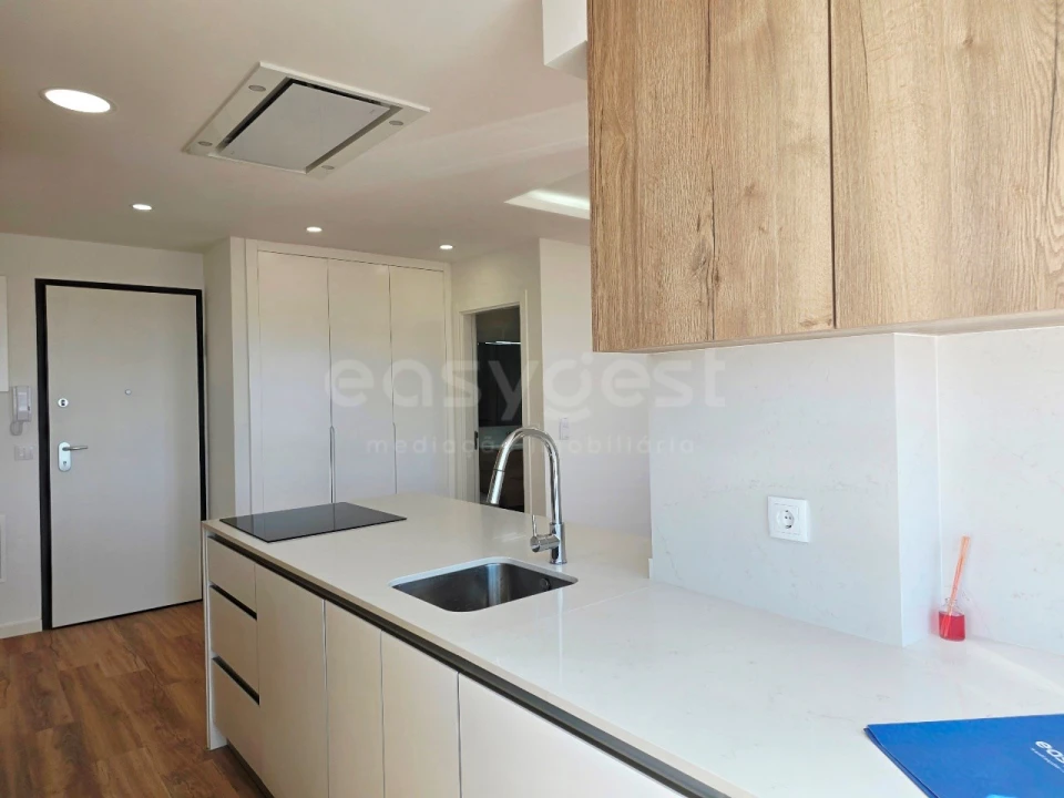 Apartamento T1 para Venda em Amora Foto 2