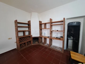 Moradia T2 para Venda em Santa Clara de Louredo