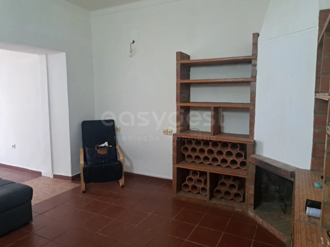 Moradia T2 para Venda em Santa Clara de Louredo Foto 5