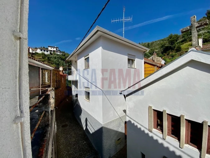 Moradia T3 para Venda em Arganil Foto 2
