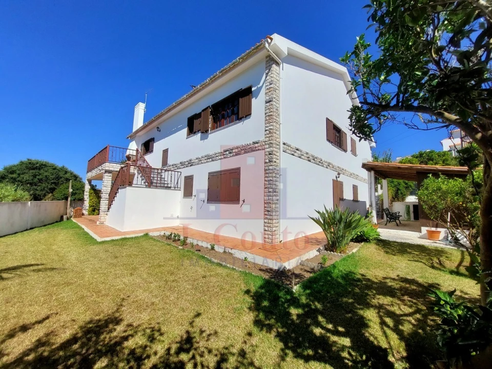 Moradia T4 para Venda em Nadadouro Foto 3