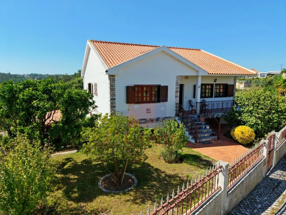 Moradia T4 para Venda em Nadadouro Foto 1