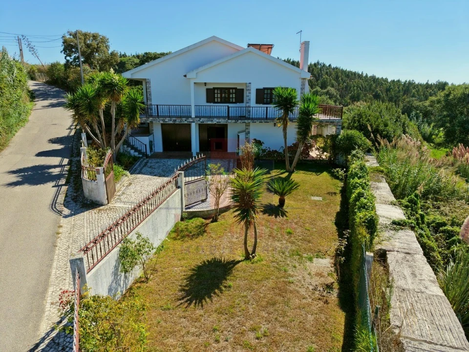 Moradia T4 para Venda em Nadadouro Foto 2