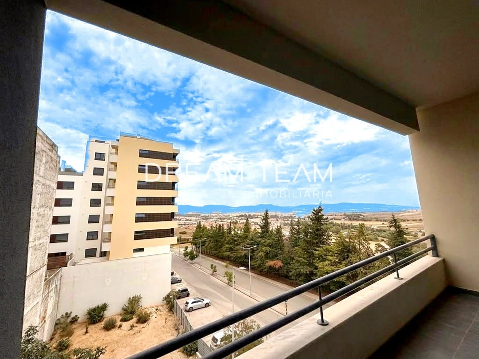 Apartamento T2 para Venda em Santo António dos Cavaleiros e Frielas Foto 9