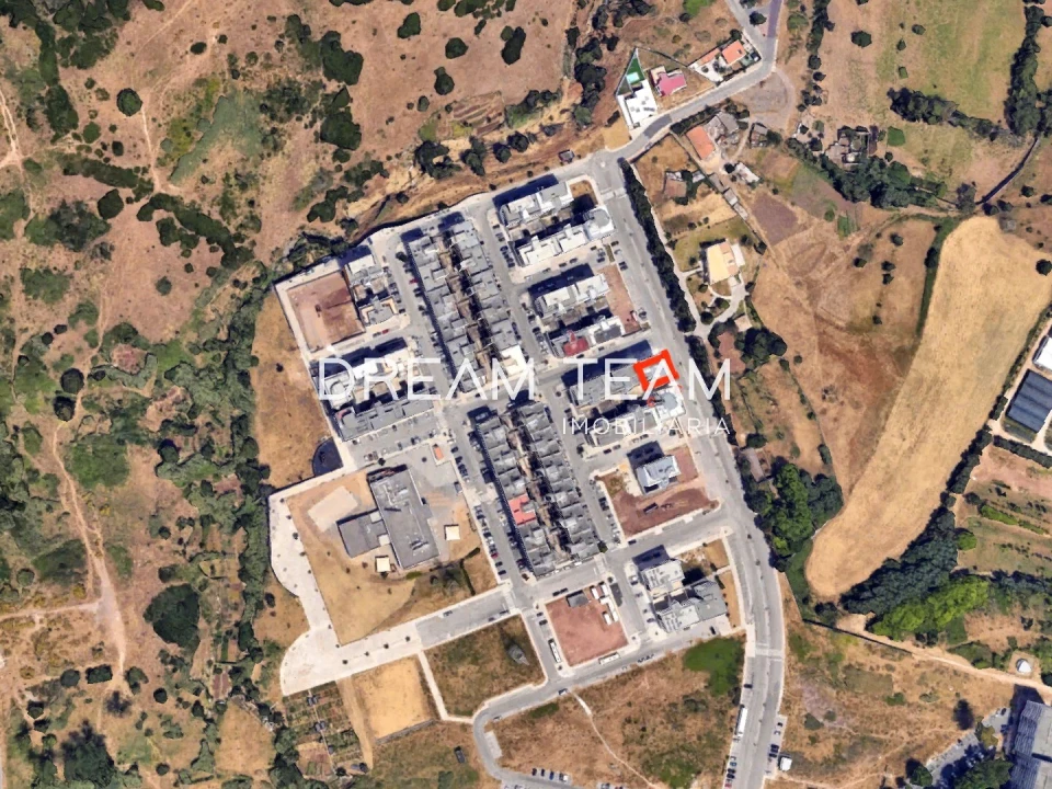 Apartamento T2 para Venda em Santo António dos Cavaleiros e Frielas Planta 2