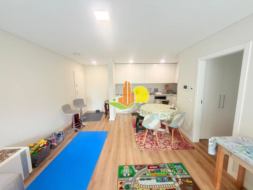 Apartamento T2 para Arrendamento em Tavarede Foto 3
