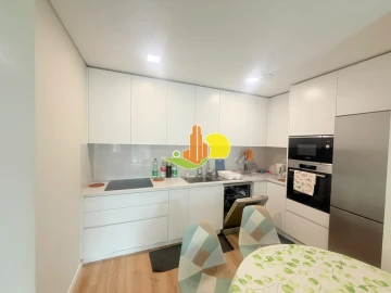 Apartamento T2 para Arrendamento em Tavarede