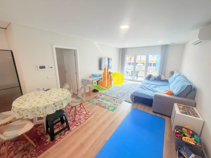 Apartamento T2 para Arrendamento em Tavarede Foto 5