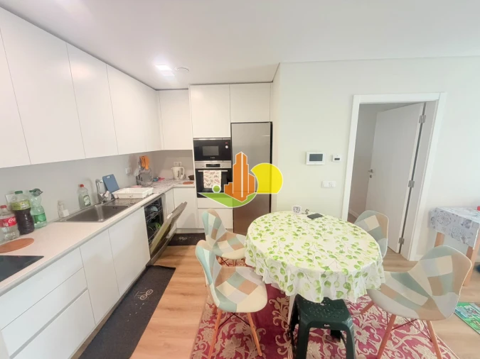 Apartamento T2 para Arrendamento em Tavarede Foto 6
