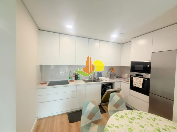 Apartamento T2 para Arrendamento em Tavarede Foto 4