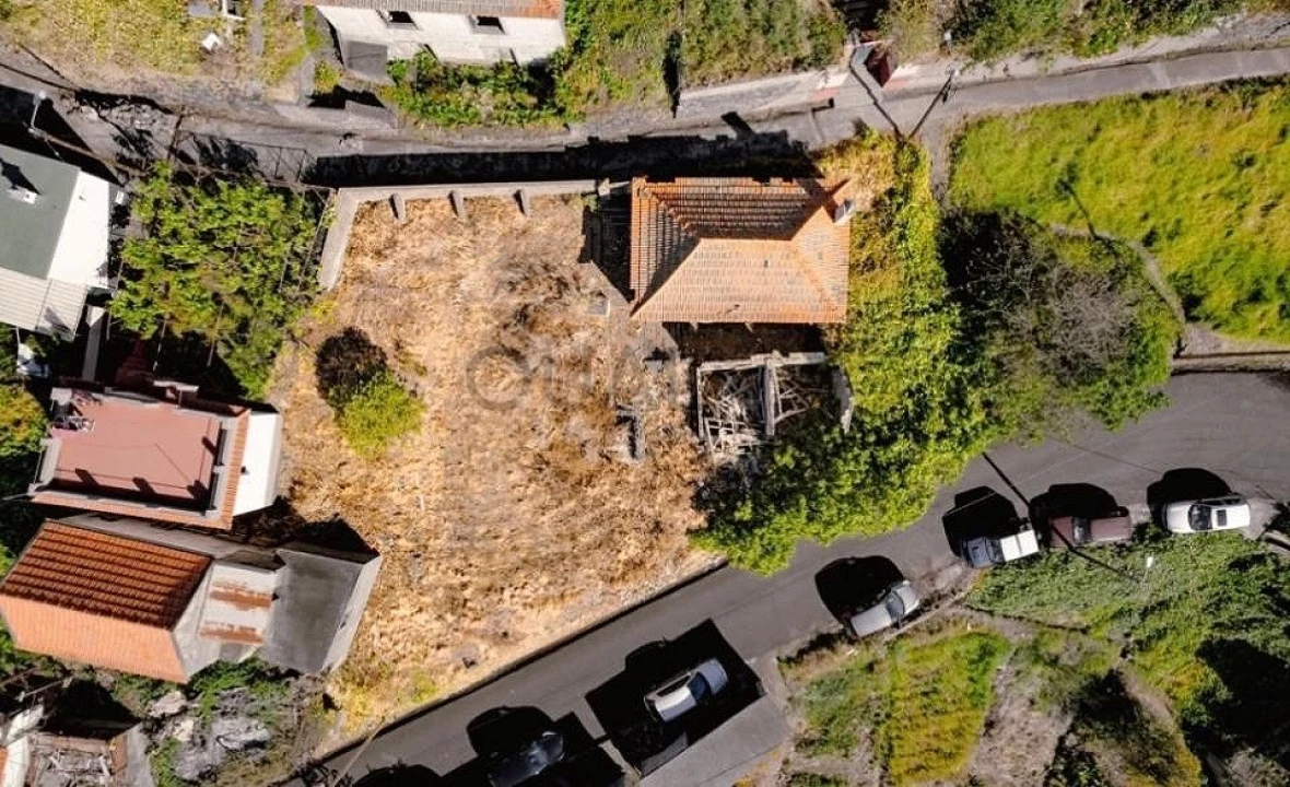 Moradia T1 para Venda em Estreito da Calheta Foto 10