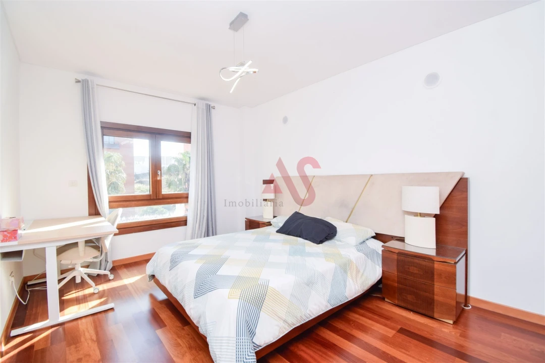 Apartamento T4 para Arrendamento em Odivelas Foto 12