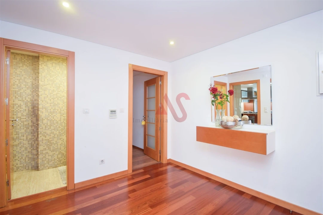 Apartamento T4 para Arrendamento em Odivelas Foto 21