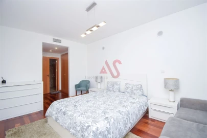 Apartamento T4 para Arrendamento em Odivelas