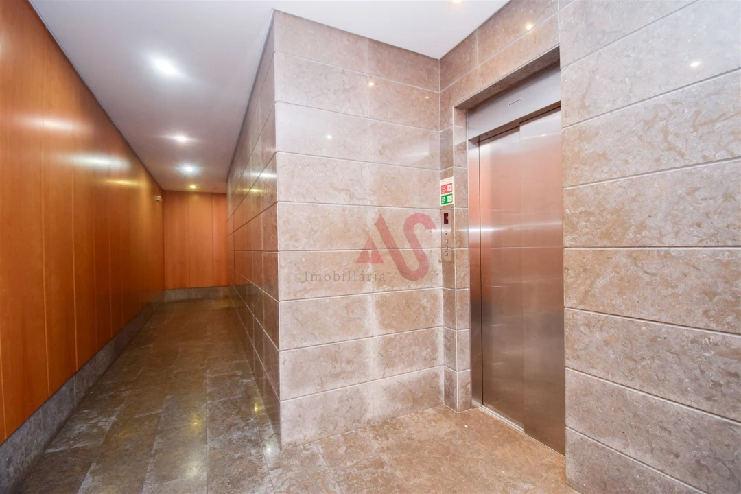 Apartamento T4 para Arrendamento em Odivelas Foto 3