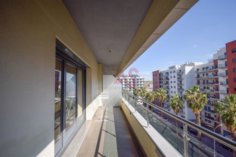 Apartamento T4 para Arrendamento em Odivelas Foto 22