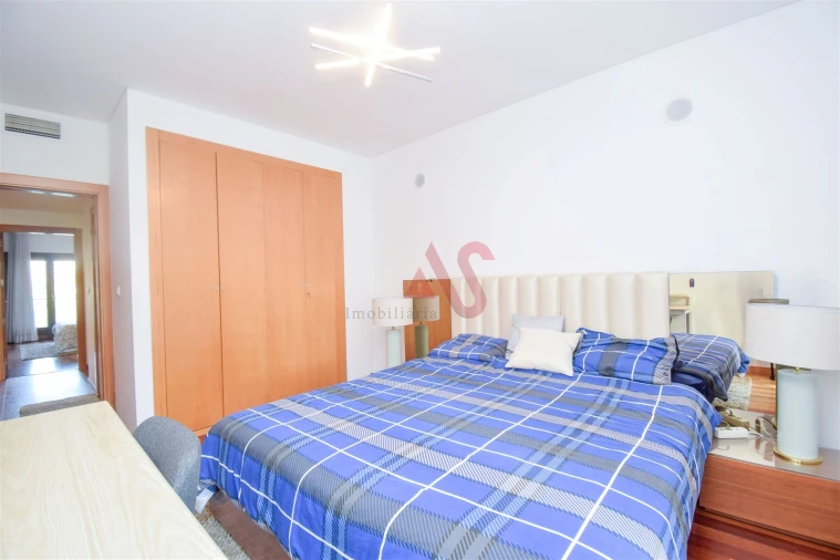 Apartamento T4 para Arrendamento em Odivelas Foto 14