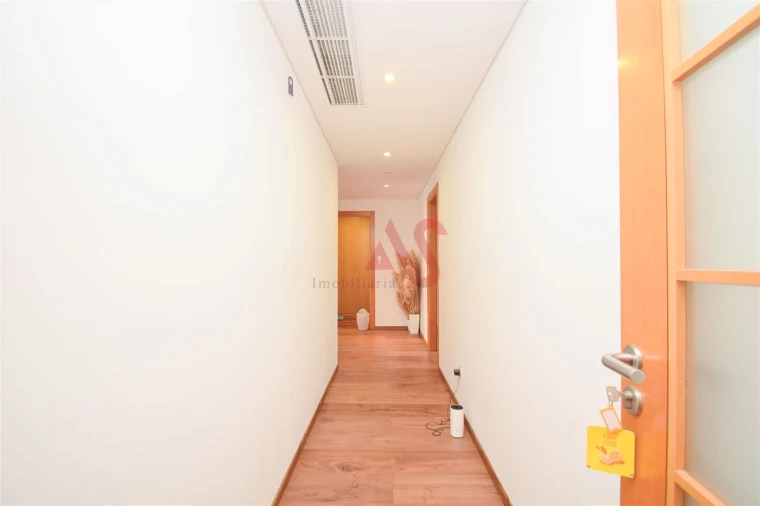 Apartamento T4 para Arrendamento em Odivelas Foto 4