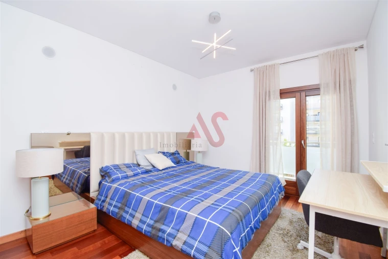 Apartamento T4 para Arrendamento em Odivelas Foto 13