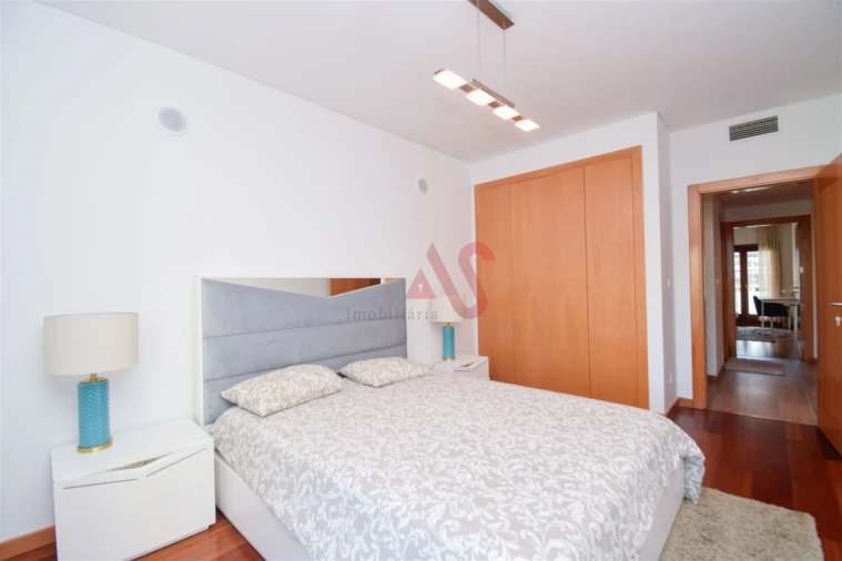Apartamento T4 para Arrendamento em Odivelas Foto 10