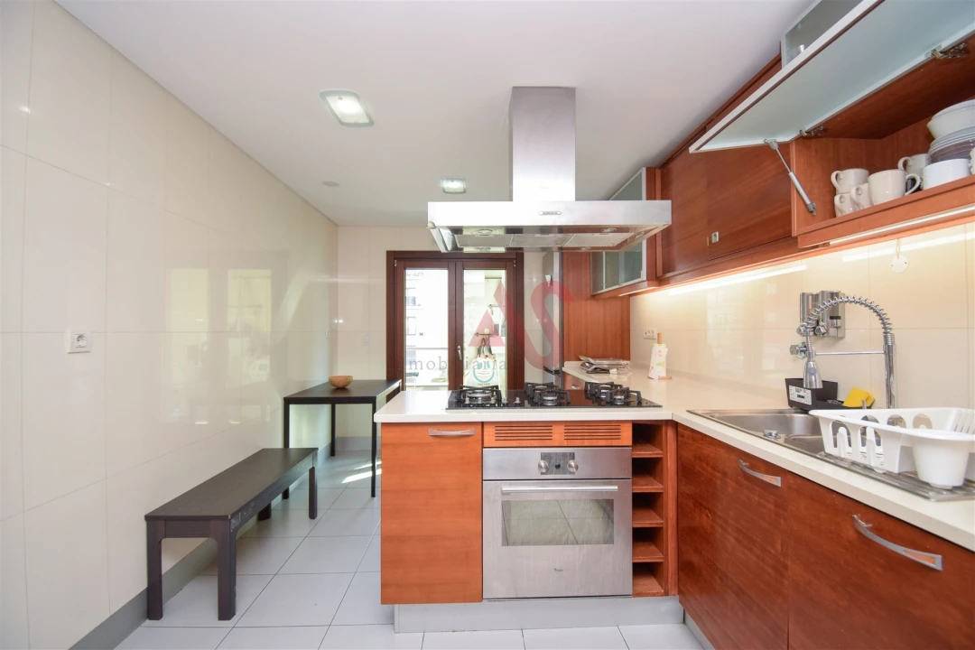 Apartamento T4 para Arrendamento em Odivelas Foto 7