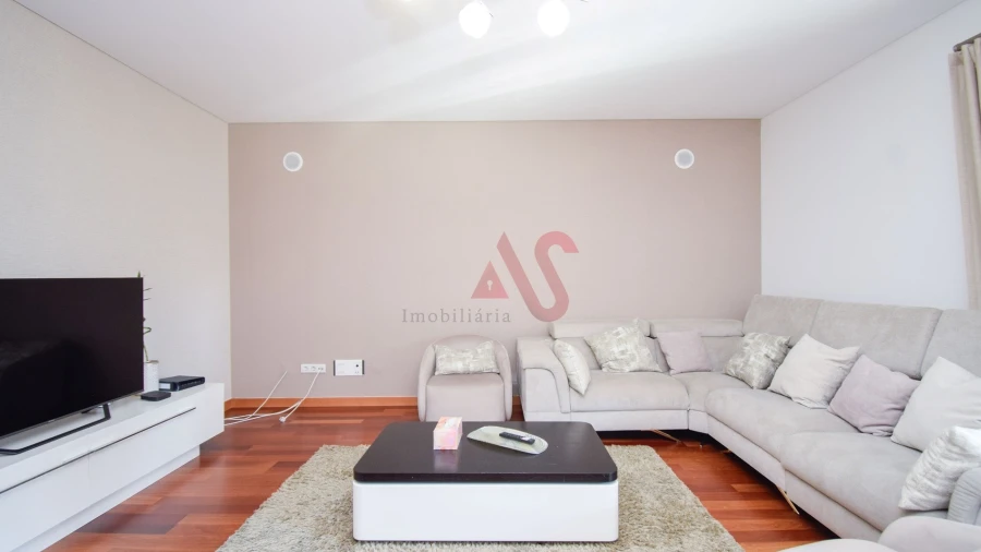 Apartamento T4 para Arrendamento em Odivelas