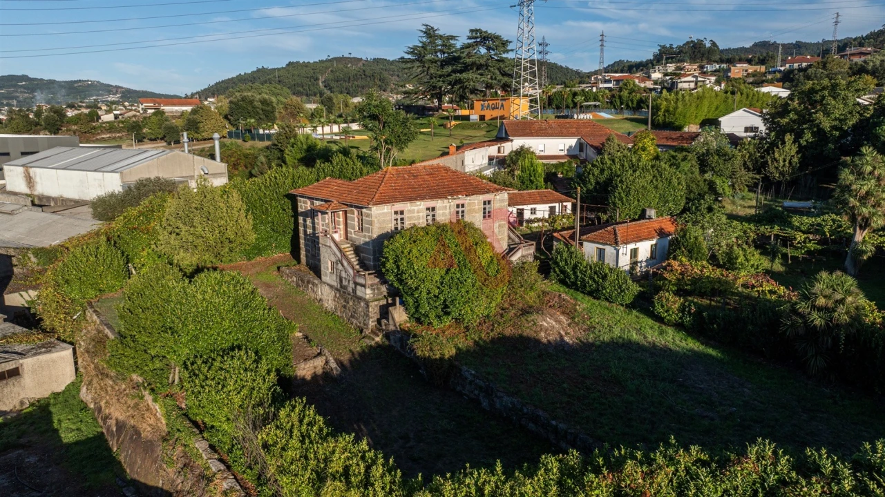 Moradia T5 para Venda em São Tomé de Negrelos Foto 4