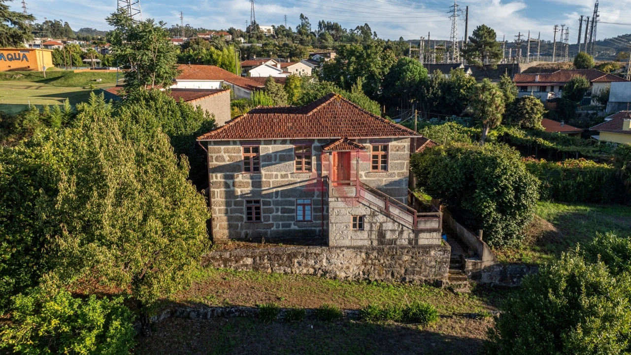 Moradia T5 para Venda em São Tomé de Negrelos Foto 3