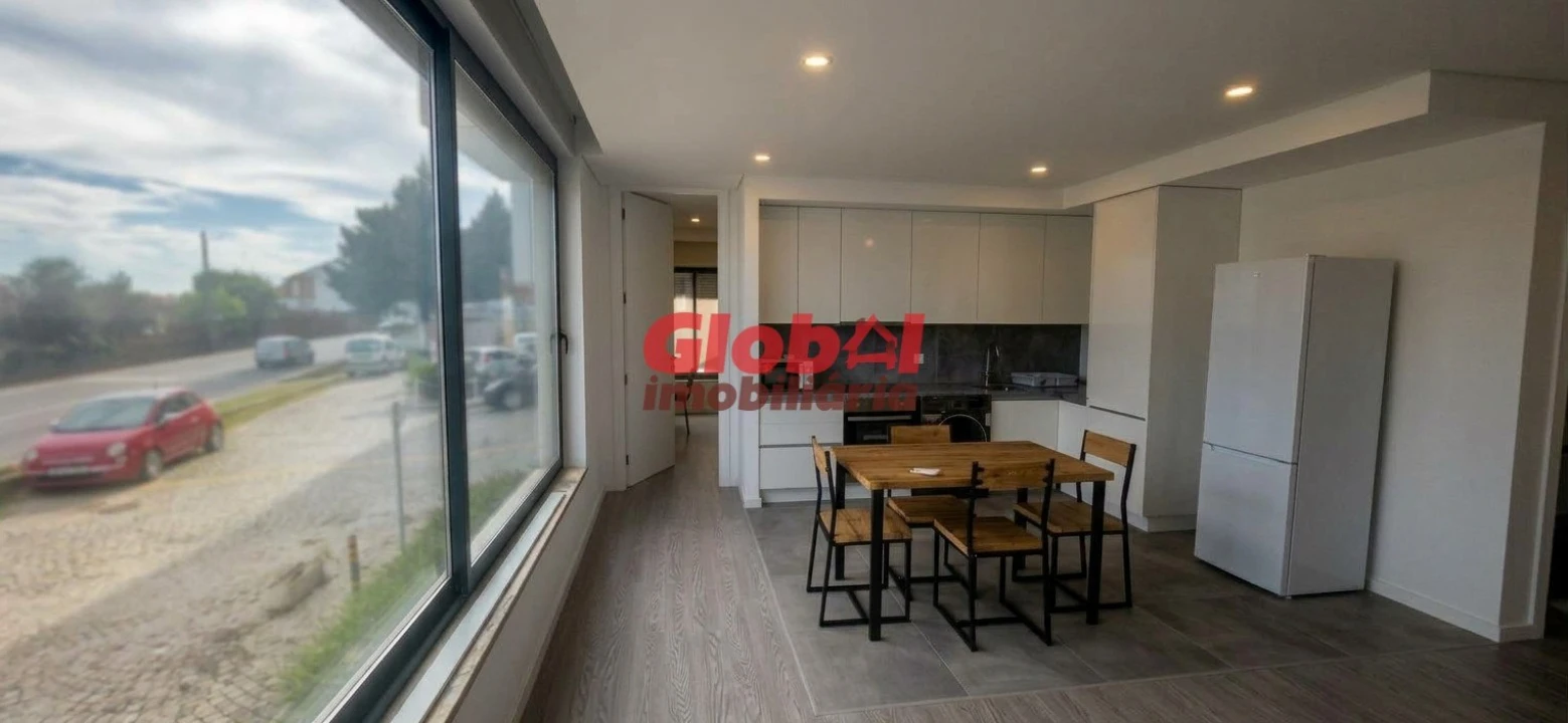 Apartamento T2 para Venda em Repeses e São Salvador Foto 1