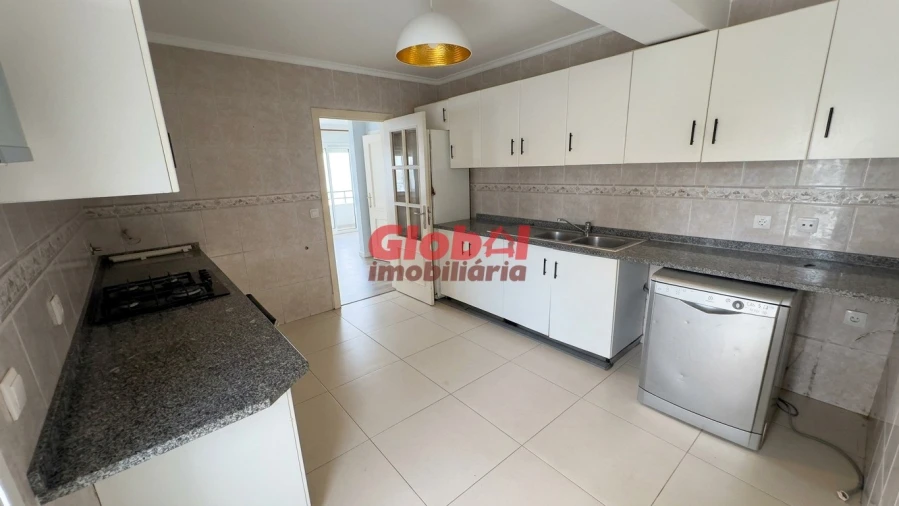 Apartamento T2 para Venda em Viseu Foto 2