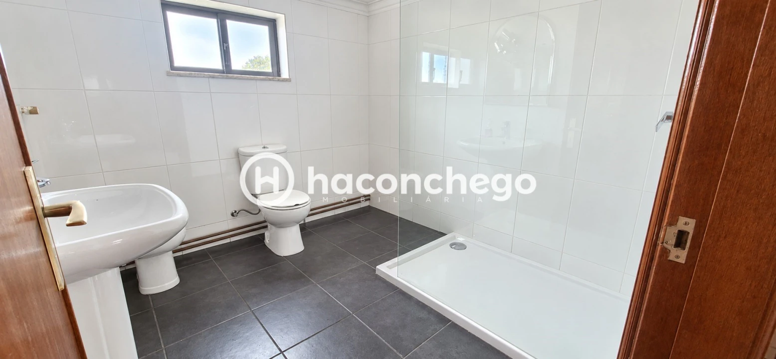 Moradia T5 para Venda em Arcozelo Foto 42