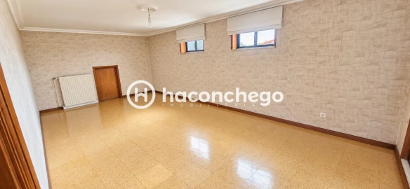 Moradia T5 para Venda em Arcozelo