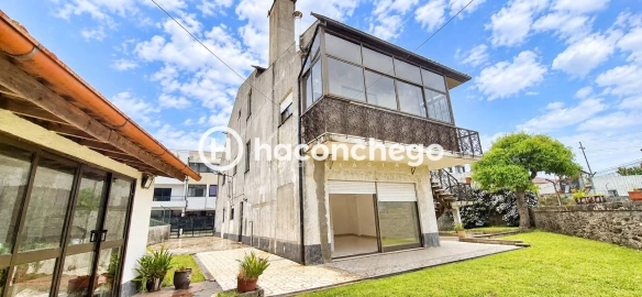 Moradia T5 para Venda em Arcozelo