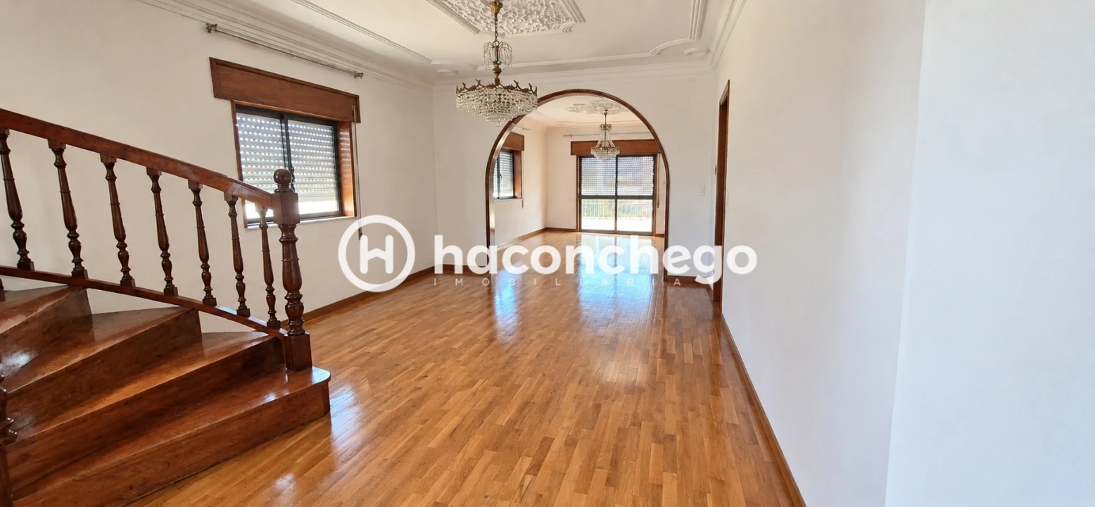 Moradia T5 para Venda em Arcozelo Foto 31