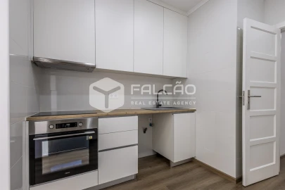 Apartamento T2 para Arrendamento em Marvila, Ribeira Santarém, São Salvador, São Nicolau