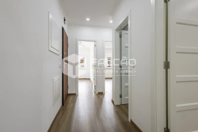 Apartamento T2 para Arrendamento em Marvila, Ribeira Santarém, São Salvador, São Nicolau