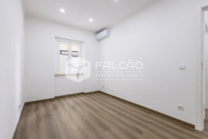 Apartamento T2 para Arrendamento em Marvila, Ribeira Santarém, São Salvador, São Nicolau