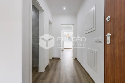 Apartamento T2 para Arrendamento em Marvila, Ribeira Santarém, São Salvador, São Nicolau
