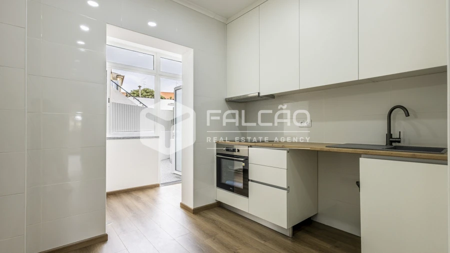 Apartamento T2 para Arrendamento em Marvila, Ribeira Santarém, São Salvador, São Nicolau